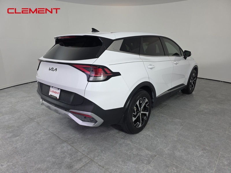 Kia Sportage Vehicle Full-screen Gallery Image 6