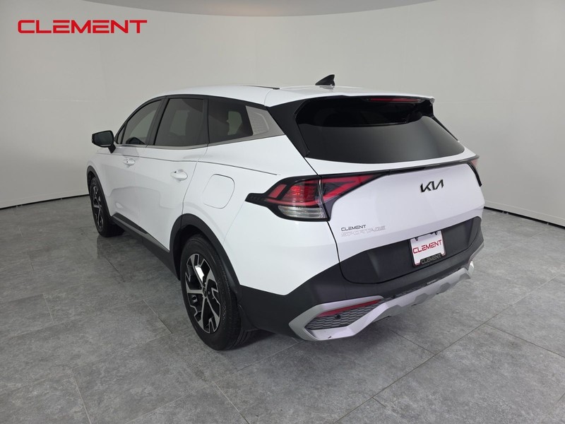 Kia Sportage Vehicle Full-screen Gallery Image 8