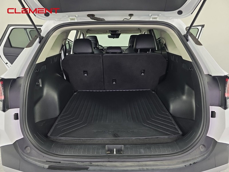 Kia Sportage Vehicle Full-screen Gallery Image 9