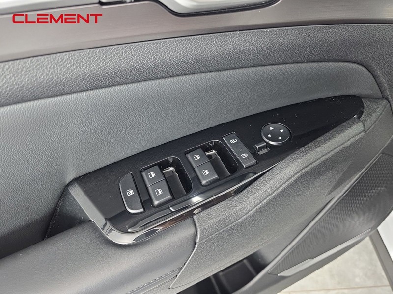 Kia Sportage Vehicle Full-screen Gallery Image 22