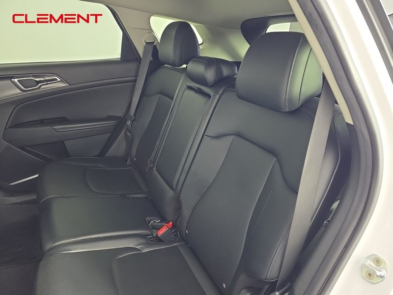 Kia Sportage Vehicle Full-screen Gallery Image 28