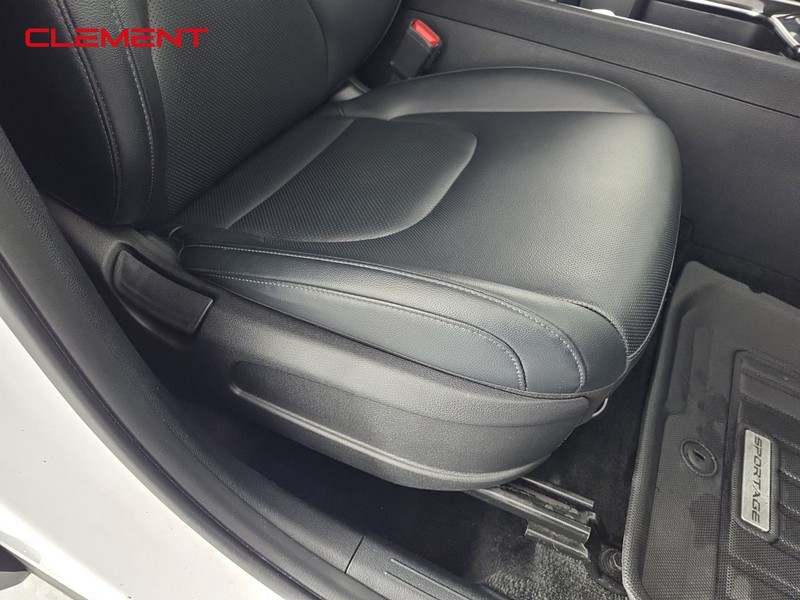 Kia Sportage Vehicle Full-screen Gallery Image 29