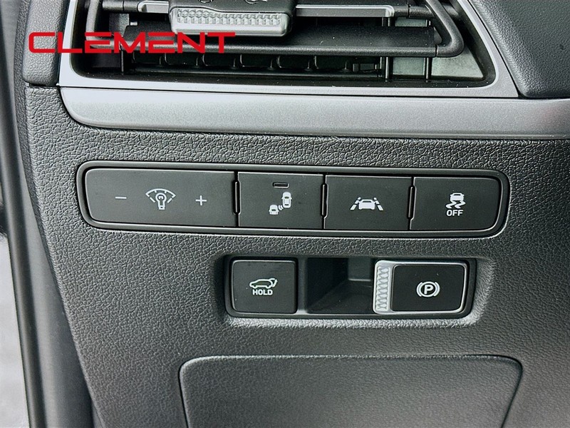 Hyundai Palisade Vehicle Full-screen Gallery Image 12