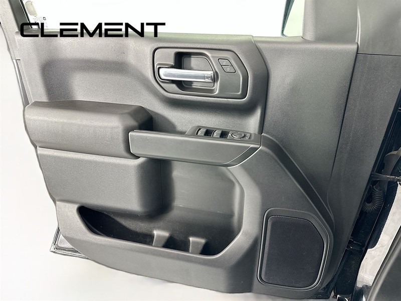 GMC Sierra 1500 Vehicle Full-screen Gallery Image 23