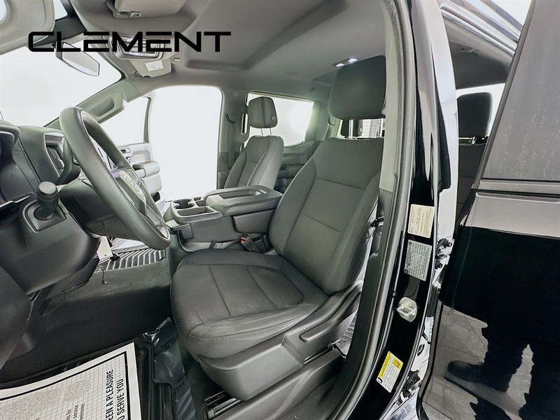 GMC Sierra 1500 Vehicle Full-screen Gallery Image 26