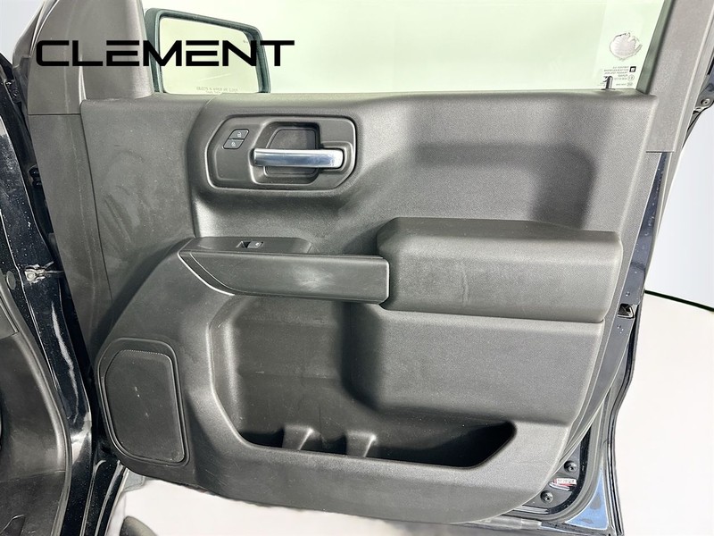 GMC Sierra 1500 Vehicle Full-screen Gallery Image 31