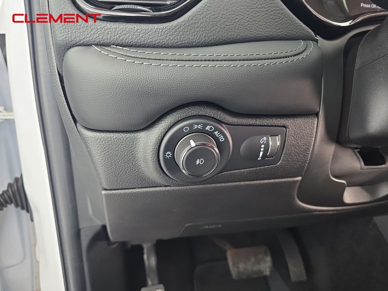 Dodge Durango Vehicle Full-screen Gallery Image 11