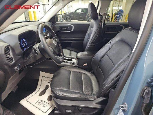 Ford Bronco Sport Vehicle Full-screen Gallery Image 3