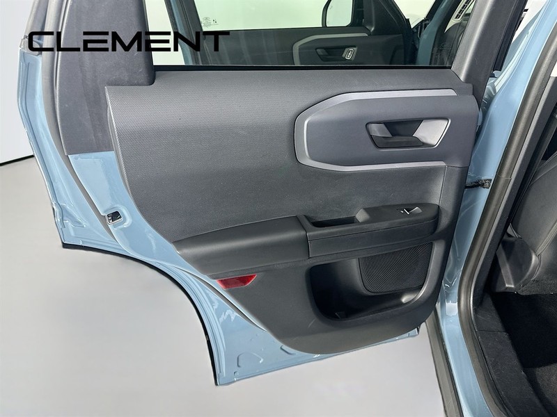 Ford Bronco Sport Vehicle Full-screen Gallery Image 30