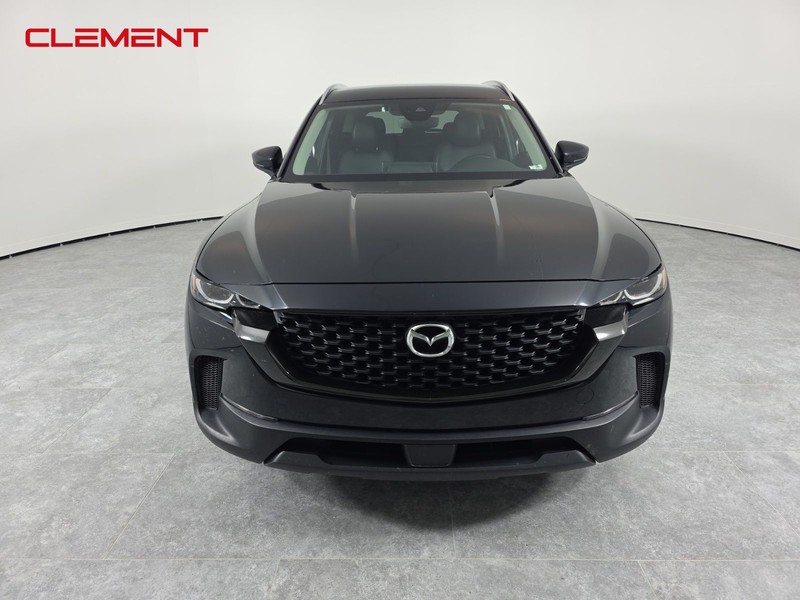 Mazda CX-50 Vehicle Full-screen Gallery Image 2