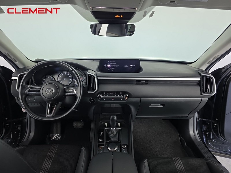 Mazda CX-50 Vehicle Full-screen Gallery Image 11