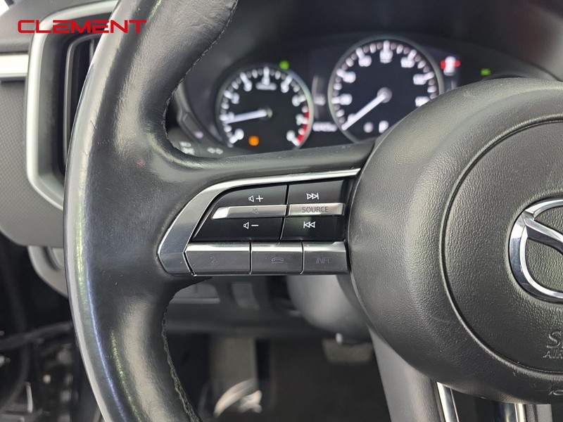 Mazda CX-50 Vehicle Full-screen Gallery Image 14