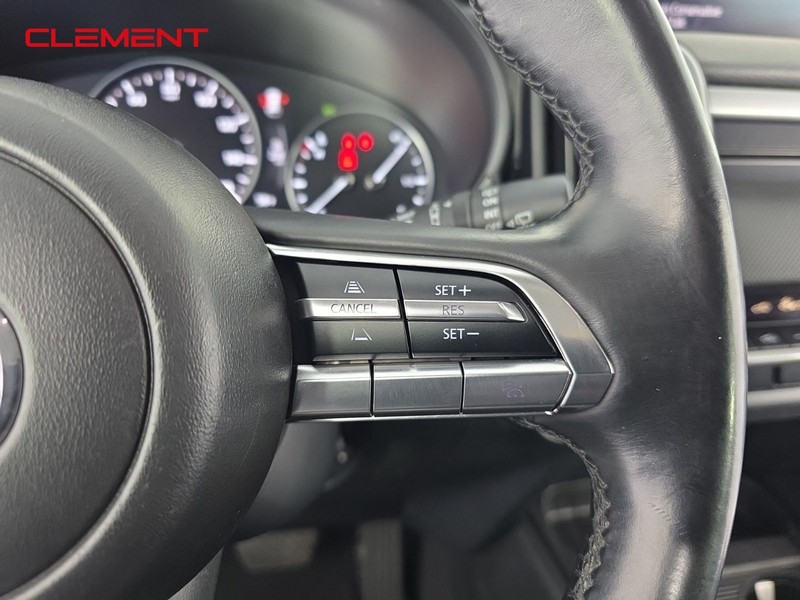 Mazda CX-50 Vehicle Full-screen Gallery Image 15