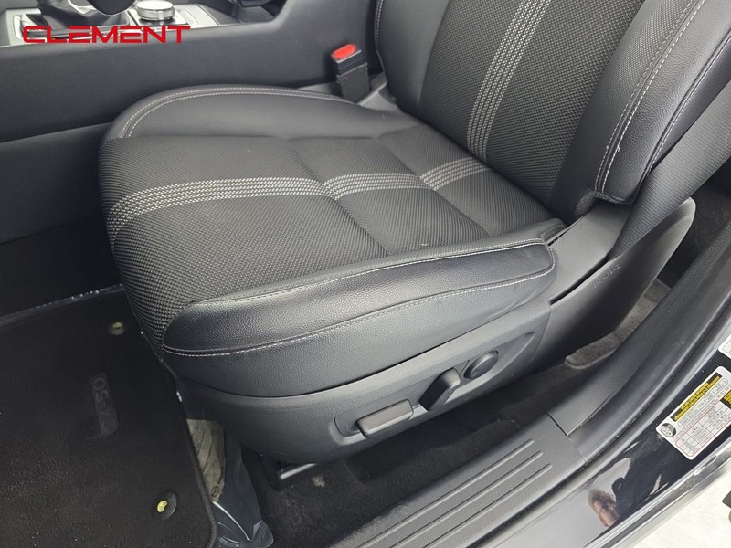 Mazda CX-50 Vehicle Full-screen Gallery Image 22