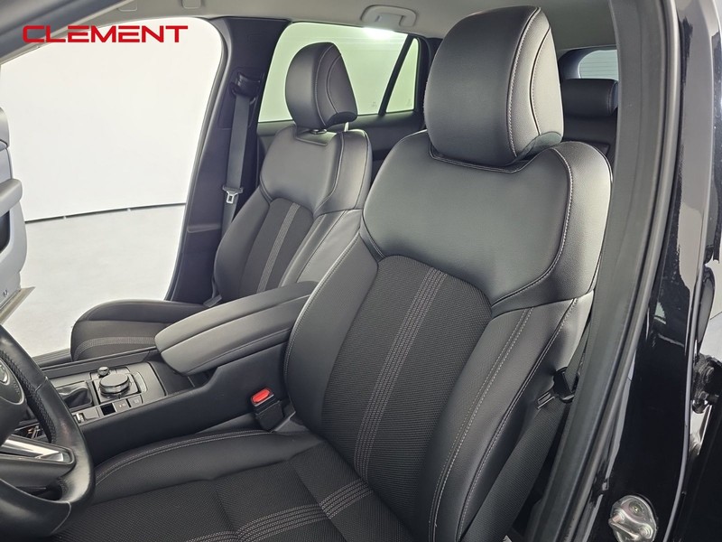 Mazda CX-50 Vehicle Full-screen Gallery Image 23