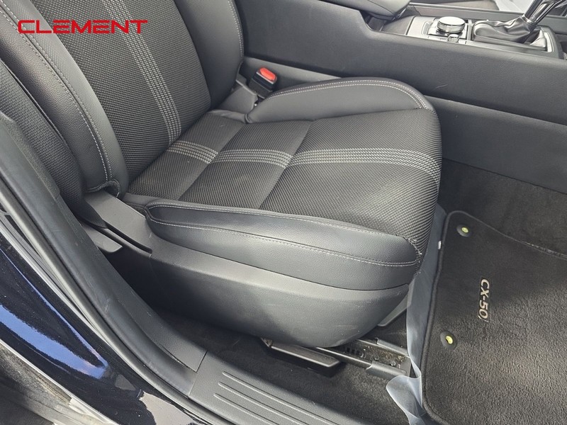 Mazda CX-50 Vehicle Full-screen Gallery Image 27