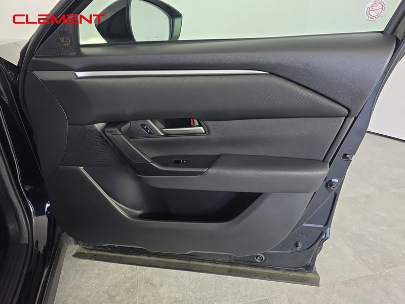 Mazda CX-50 Vehicle Full-screen Gallery Image 29