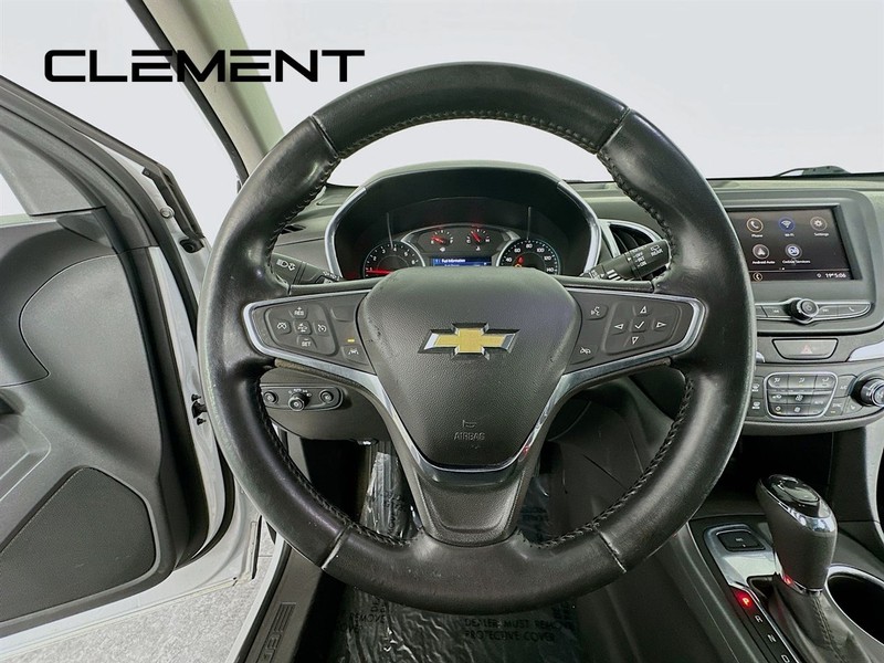 Chevrolet Equinox Vehicle Full-screen Gallery Image 12