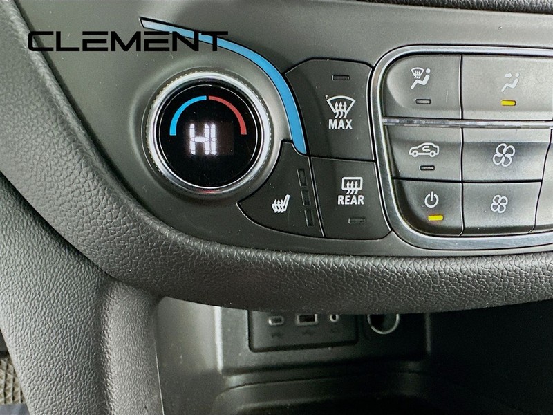 Chevrolet Equinox Vehicle Full-screen Gallery Image 18