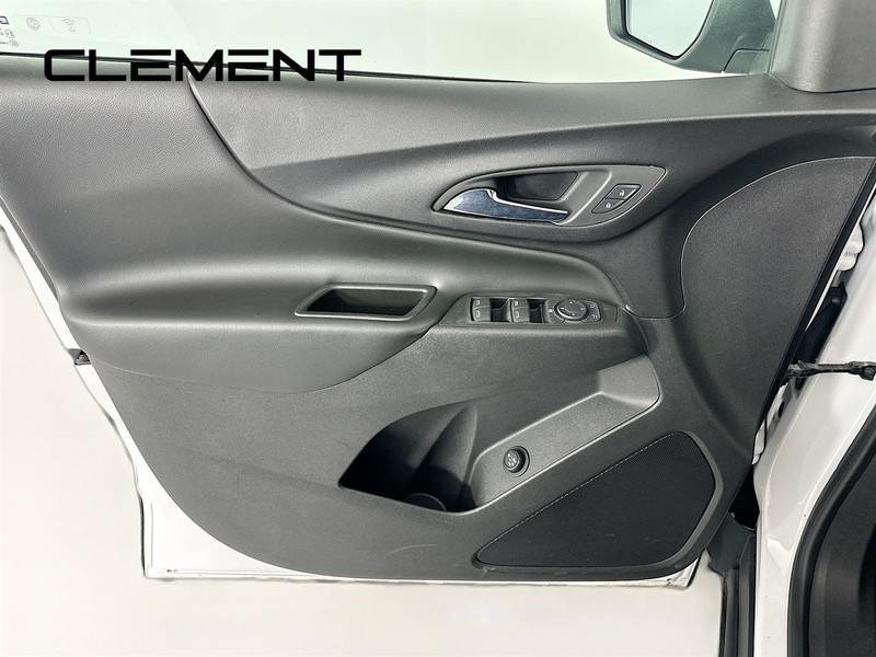 Chevrolet Equinox Vehicle Full-screen Gallery Image 23