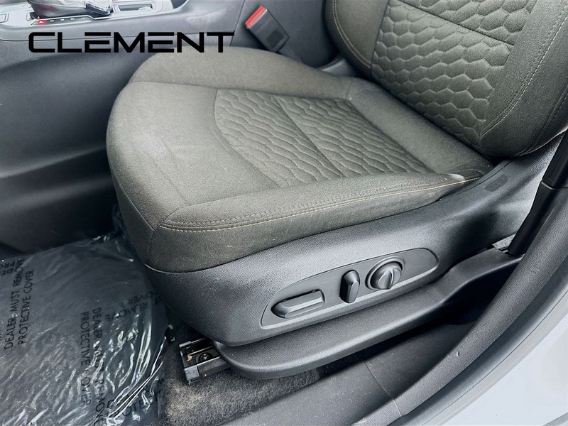 Chevrolet Equinox Vehicle Full-screen Gallery Image 24