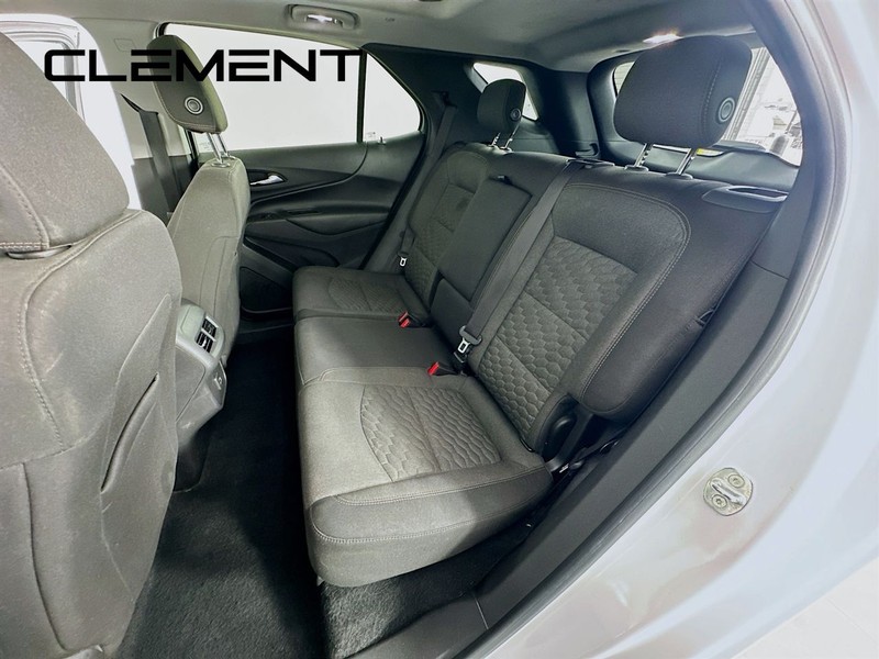 Chevrolet Equinox Vehicle Full-screen Gallery Image 28