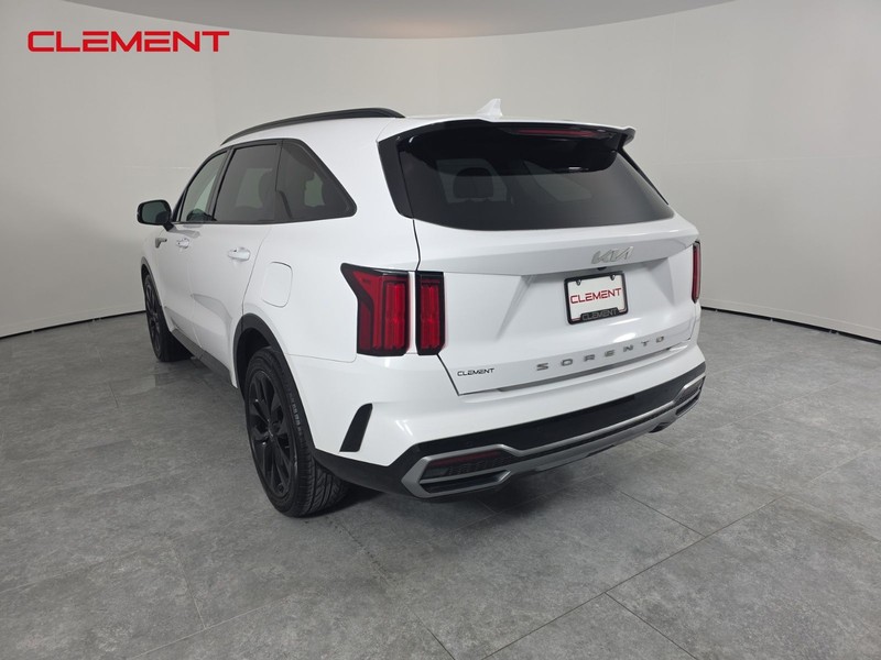 Kia Sorento Vehicle Full-screen Gallery Image 8