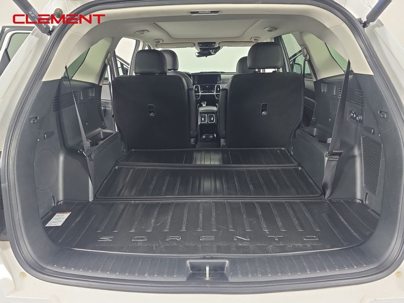 Kia Sorento Vehicle Full-screen Gallery Image 9
