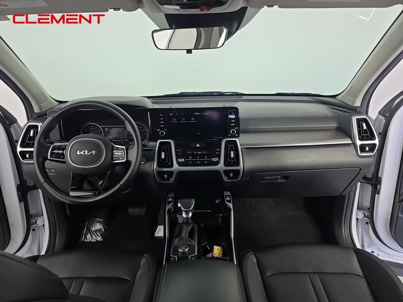 Kia Sorento Vehicle Full-screen Gallery Image 10