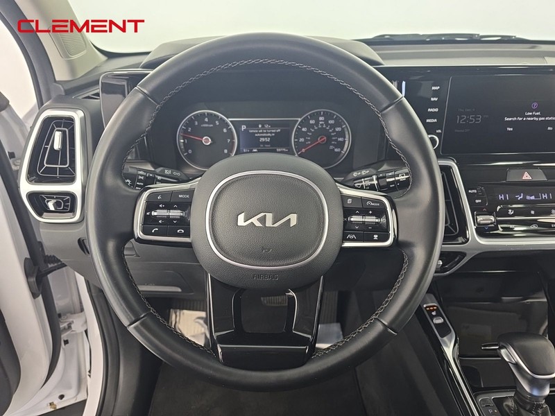 Kia Sorento Vehicle Full-screen Gallery Image 12