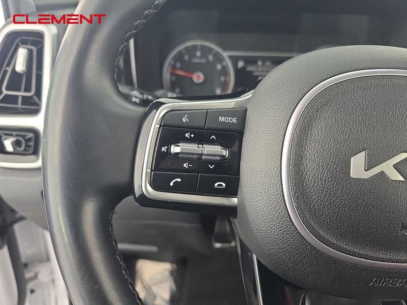 Kia Sorento Vehicle Full-screen Gallery Image 13