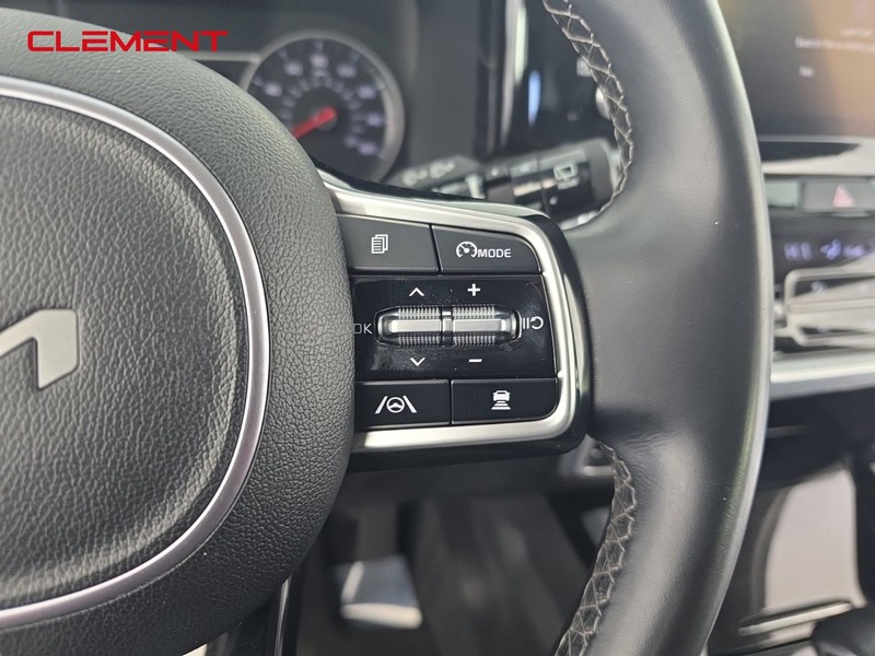 Kia Sorento Vehicle Full-screen Gallery Image 14