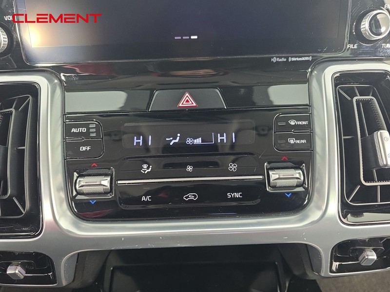 Kia Sorento Vehicle Full-screen Gallery Image 19