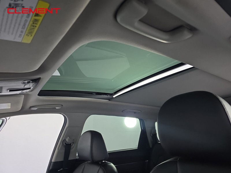 Kia Sorento Vehicle Full-screen Gallery Image 22