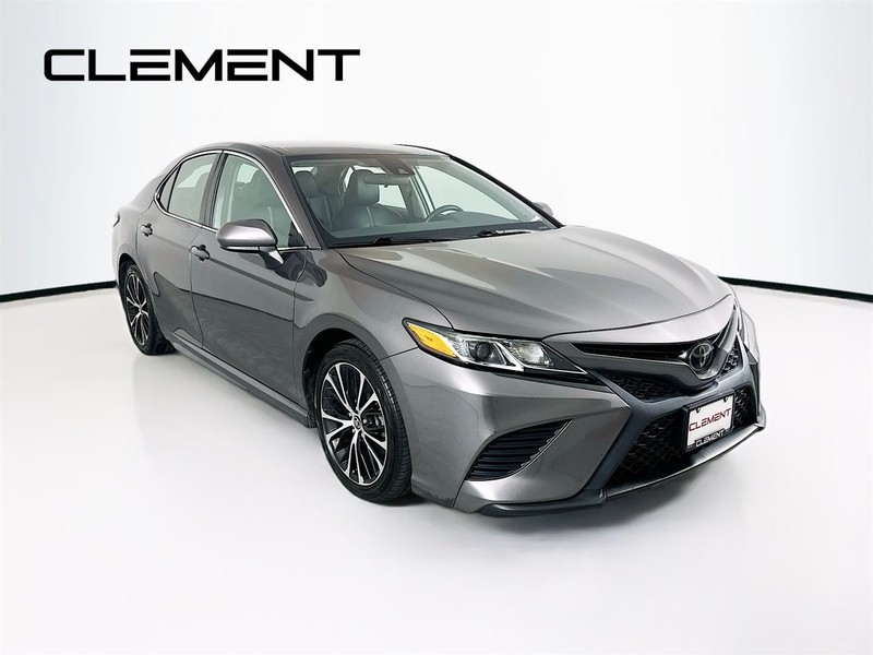 Toyota Camry Vehicle Full-screen Gallery Image 3