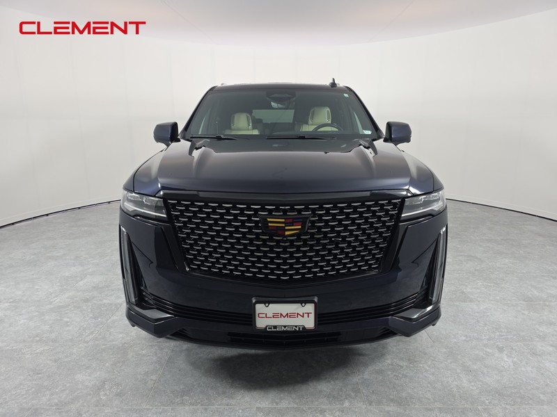 Cadillac Escalade Vehicle Full-screen Gallery Image 02