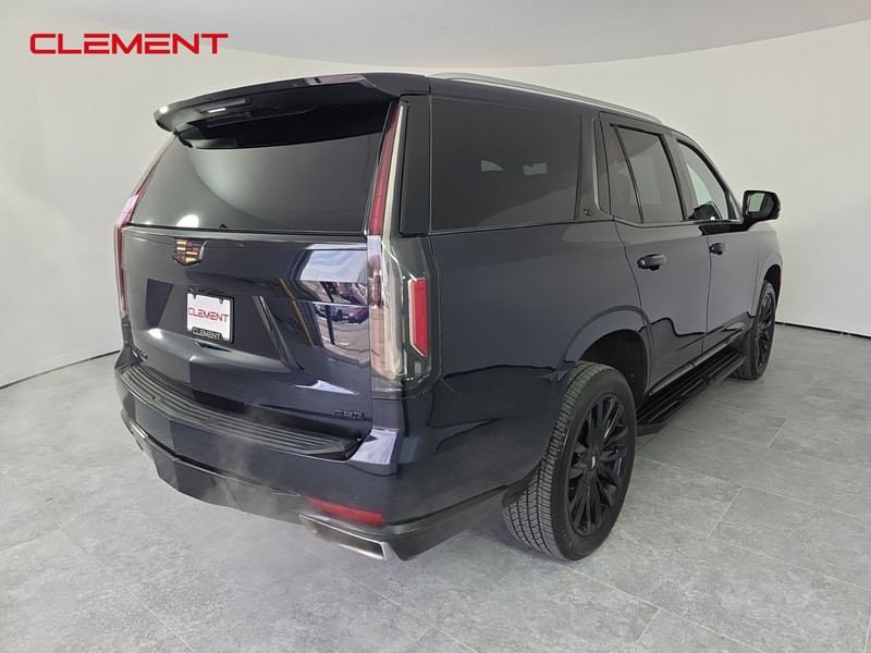 Cadillac Escalade Vehicle Full-screen Gallery Image 06