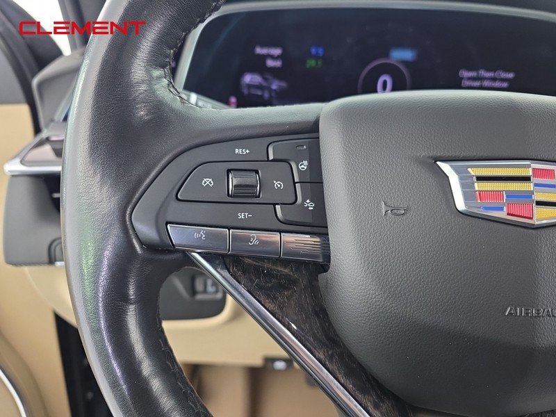 Cadillac Escalade Vehicle Full-screen Gallery Image 13