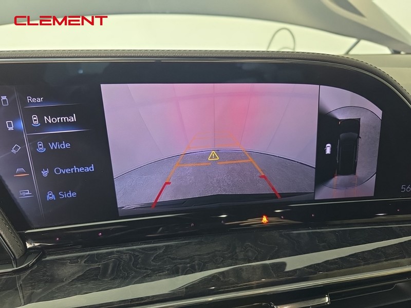 Cadillac Escalade Vehicle Full-screen Gallery Image 18