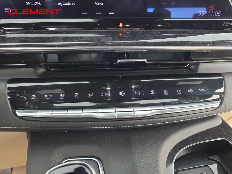 Cadillac Escalade Vehicle Full-screen Gallery Image 19