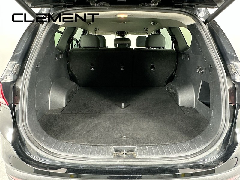 Hyundai Santa Fe Vehicle Full-screen Gallery Image 27