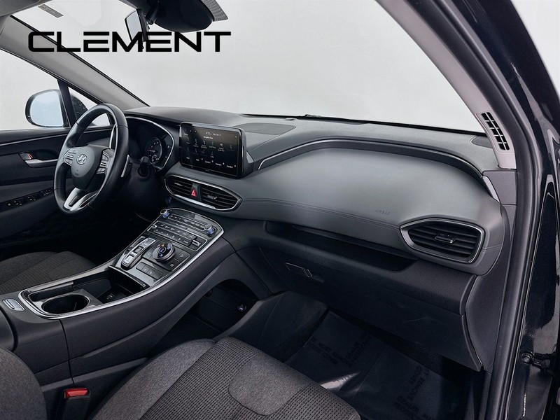 Hyundai Santa Fe Vehicle Full-screen Gallery Image 30