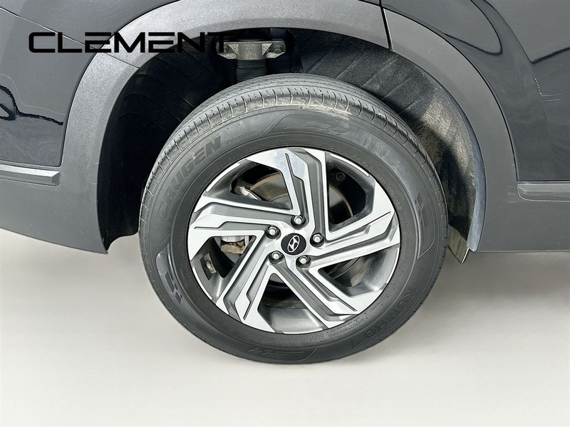 Hyundai Santa Fe Vehicle Full-screen Gallery Image 32