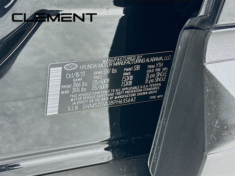 Hyundai Santa Fe Vehicle Full-screen Gallery Image 33