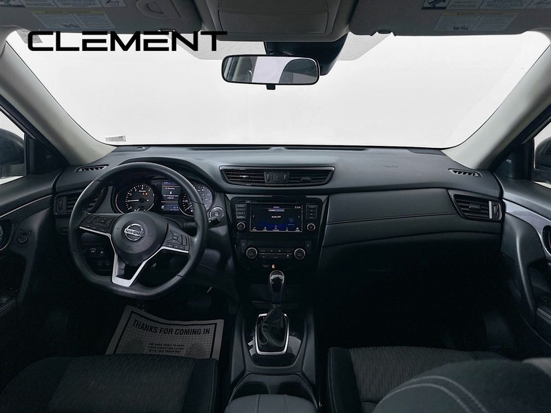 Nissan Rogue Vehicle Full-screen Gallery Image 26