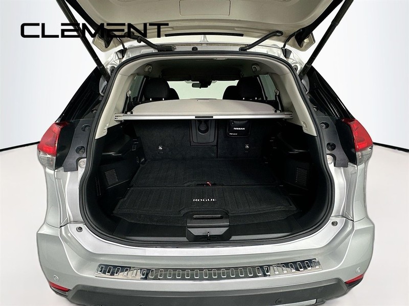 Nissan Rogue Vehicle Full-screen Gallery Image 28