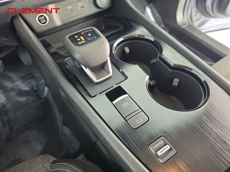 Nissan Rogue Vehicle Full-screen Gallery Image 20