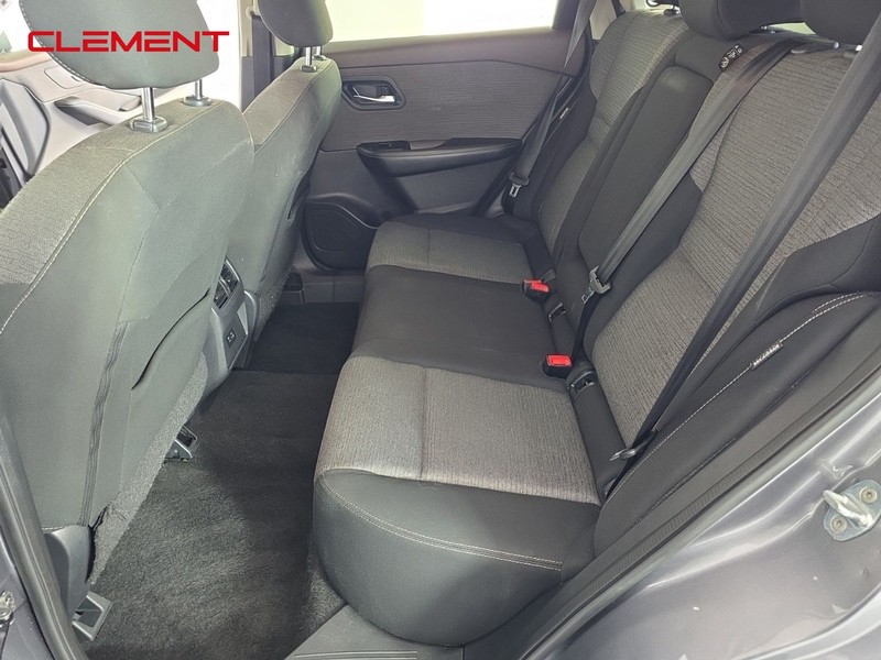 Nissan Rogue Vehicle Full-screen Gallery Image 27