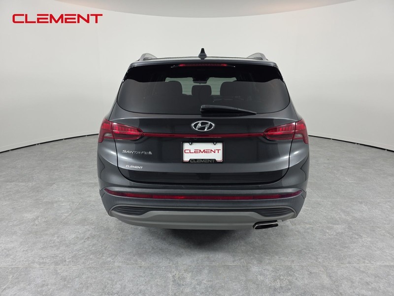 Hyundai Santa Fe Vehicle Full-screen Gallery Image 7