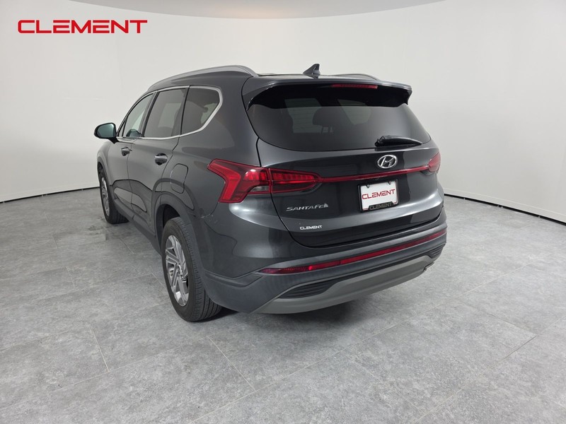 Hyundai Santa Fe Vehicle Full-screen Gallery Image 8